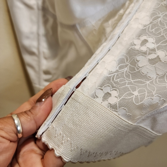 Exquisite Vintage White  Full Coverage Bra with Lace Size 46C - Picture 7 of 11